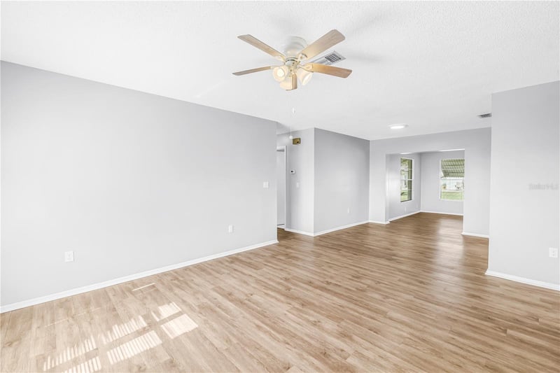 802 Buttonwood Dr, Bradenton, FL 34208