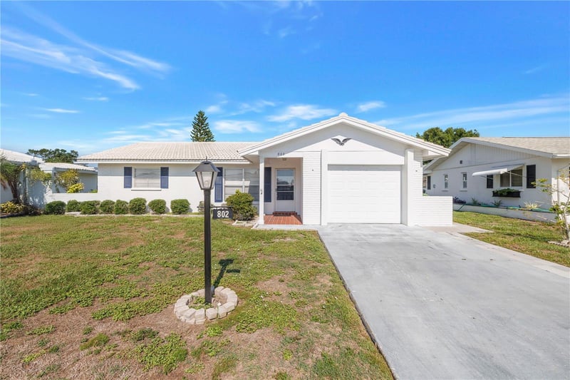 802 Buttonwood Dr, Bradenton, FL 34208