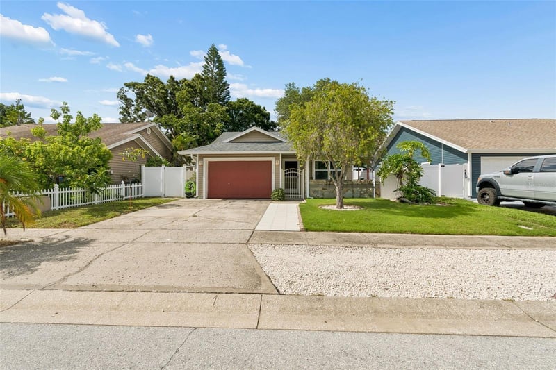 3134 Whispering Dr, Largo, FL 33771