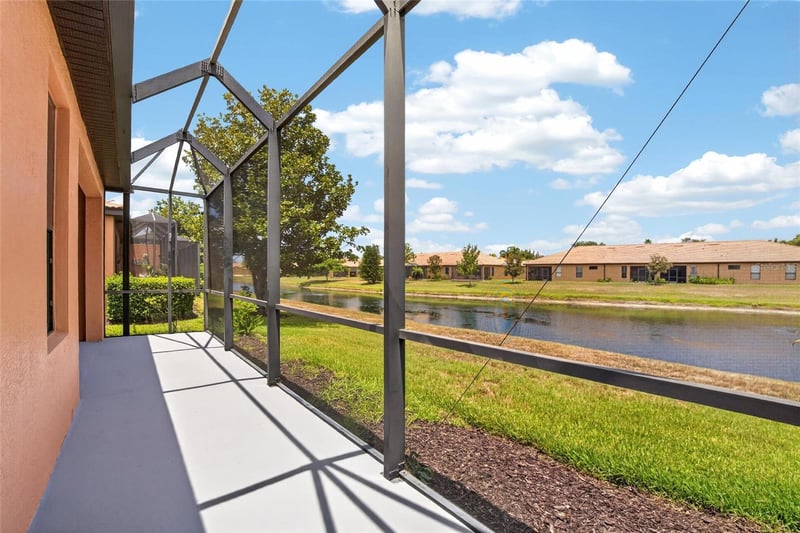 132 Shell Falls Dr, Apollo Beach, FL 33572