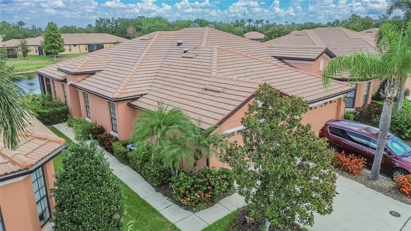132 Shell Falls Dr, Apollo Beach, FL 33572