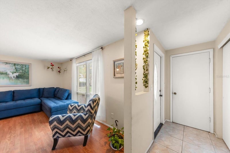 10721 119th St, Seminole, FL 33778