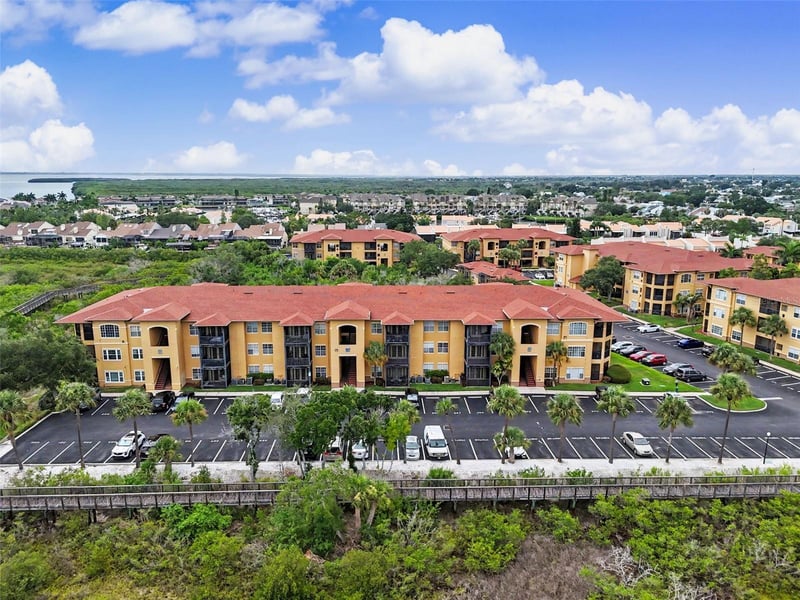 4306 Bayside Village Dr #301, Tampa, FL 33615