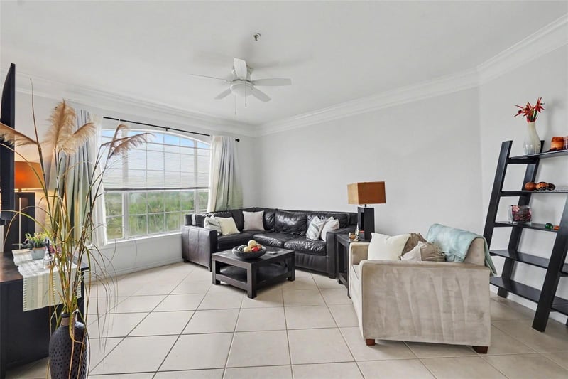 4306 Bayside Village Dr #301, Tampa, FL 33615