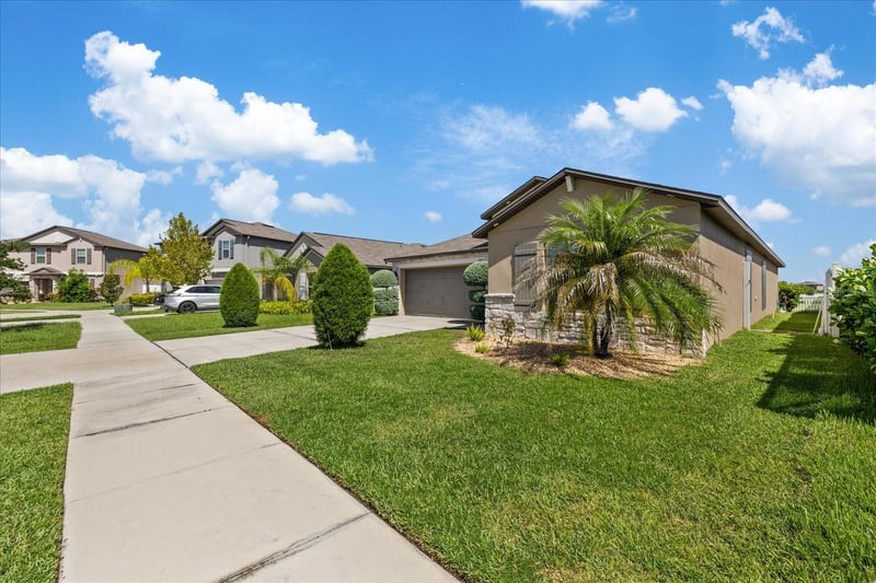 11803 Blackeyed Susan Dr, Riverview, FL 33579