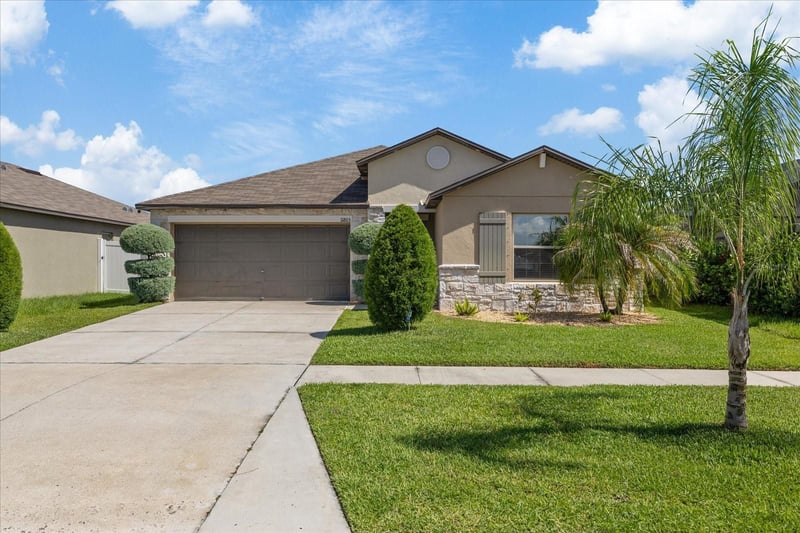 11803 Blackeyed Susan Dr, Riverview, FL 33579