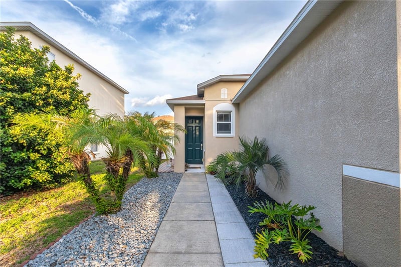 9644 Simeon Dr, Land O Lakes, FL 34638