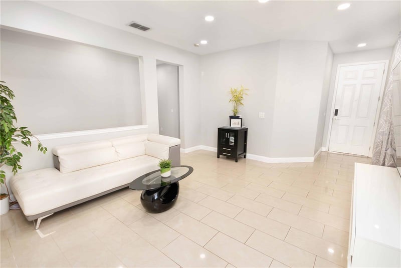 9644 Simeon Dr, Land O Lakes, FL 34638