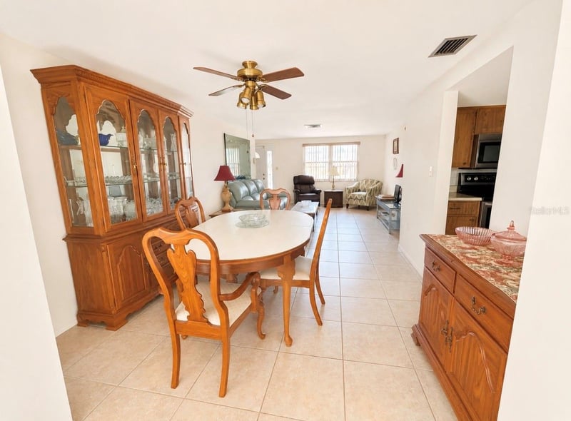 5617 Canosa Dr, Holiday, FL 34690