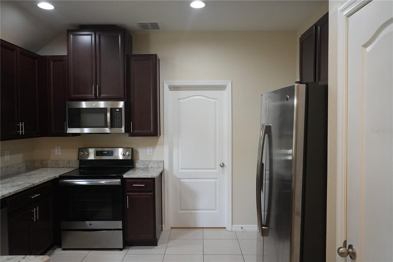 2212 Lennox Dale Ln, Brandon, FL 33510