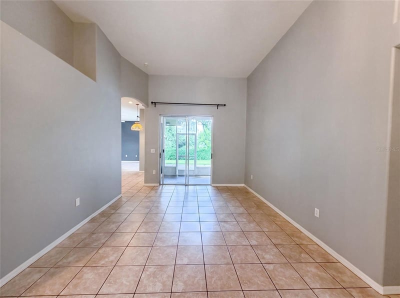 222 Taylor Bay Ln, Brandon, FL 33510