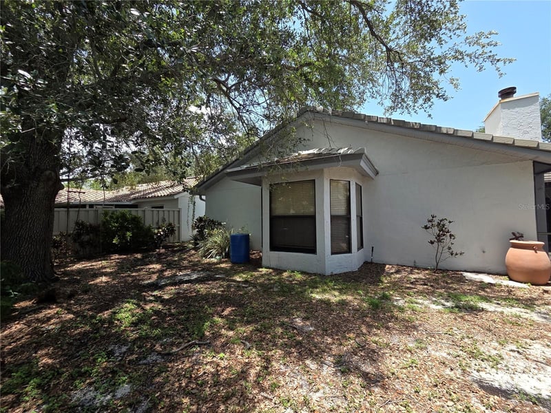 596 Quintana Pl, St Petersburg, FL 33703