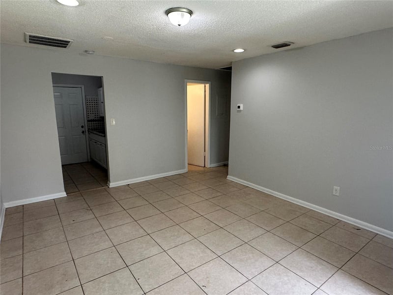 8215 Klondyke St, Tampa, FL 33604