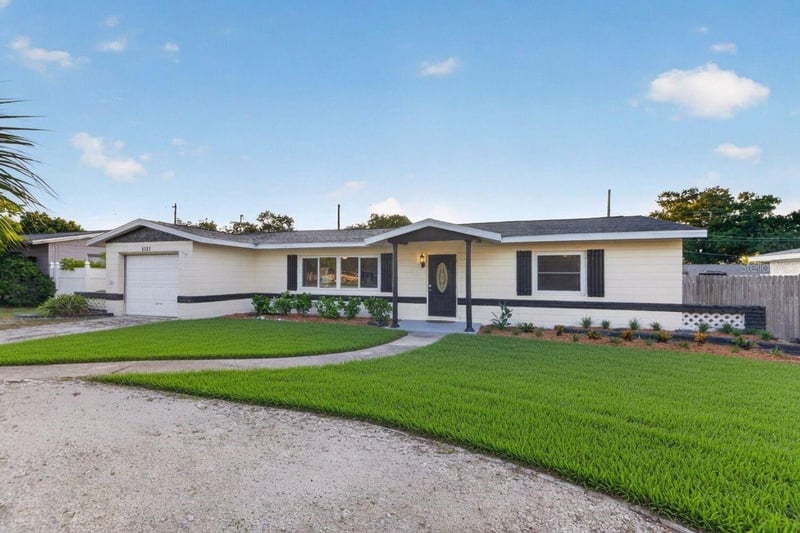 5127 62nd St, Kenneth City, FL 33709
