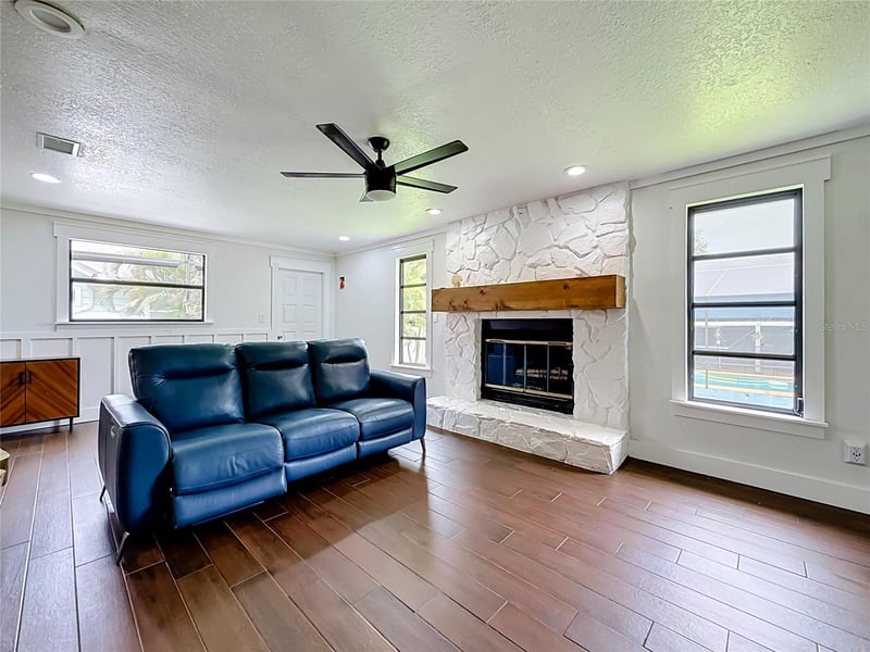 12756 Poinsettia Ave, Seminole, FL 33776