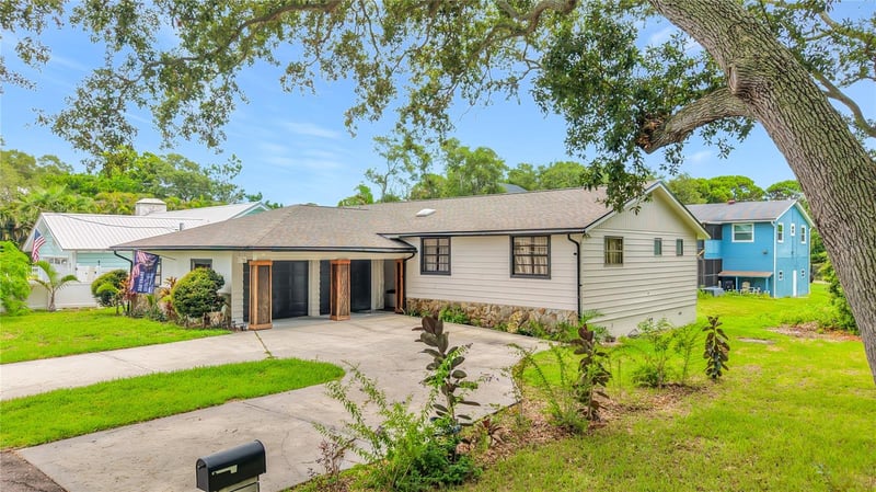 12756 Poinsettia Ave, Seminole, FL 33776