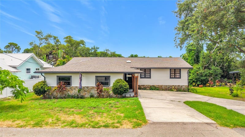 12756 Poinsettia Ave, Seminole, FL 33776