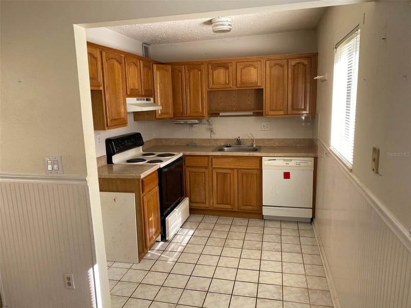 11720 Raintree Lake Ln #B, Tampa, FL 33617