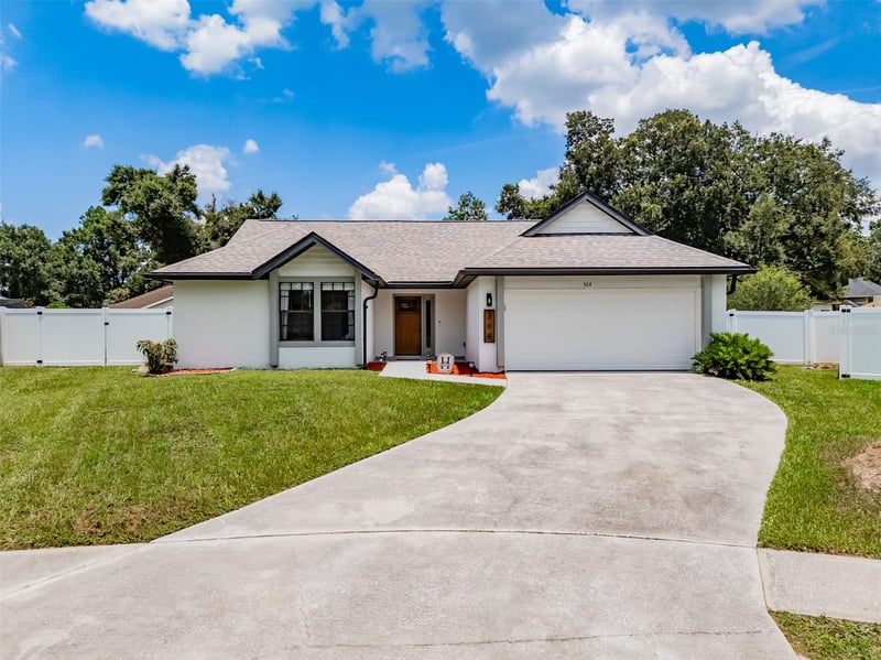 304 Scarlet Oak Ct, Seffner, FL 33584