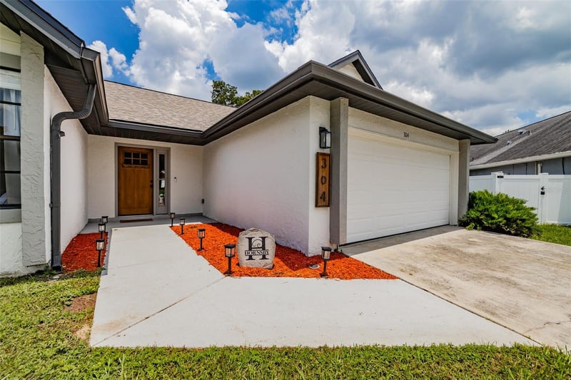 304 Scarlet Oak Ct, Seffner, FL 33584