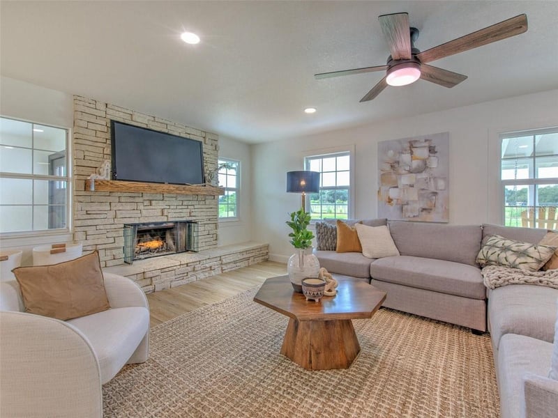 4608 Holbrook Rd, Plant City, FL 33565