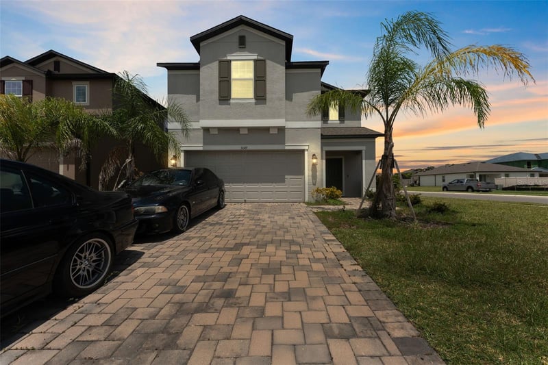 3047 Adams Cross Dr, Zephyrhills, FL 33540