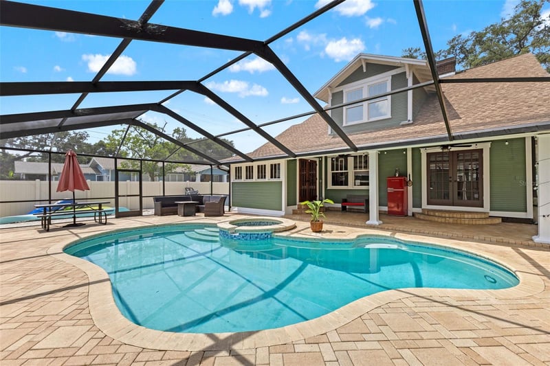 120 Comanche Ave, Tampa, FL 33604