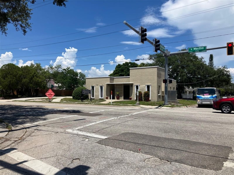 2210 Macdill Ave, Tampa, FL 33629