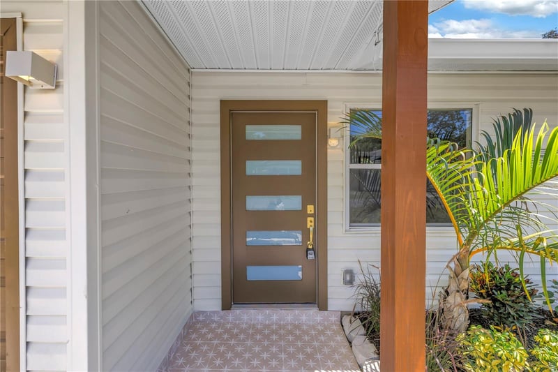 1221 36th Ter, St Petersburg, FL 33704