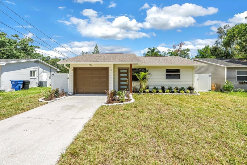 1221 36th Ter, St Petersburg, FL 33704