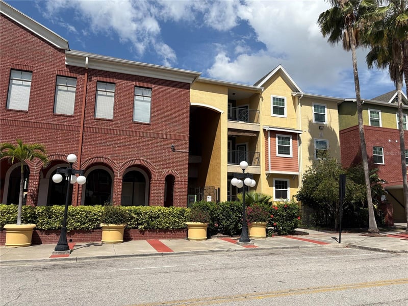 , Tampa, FL 33605