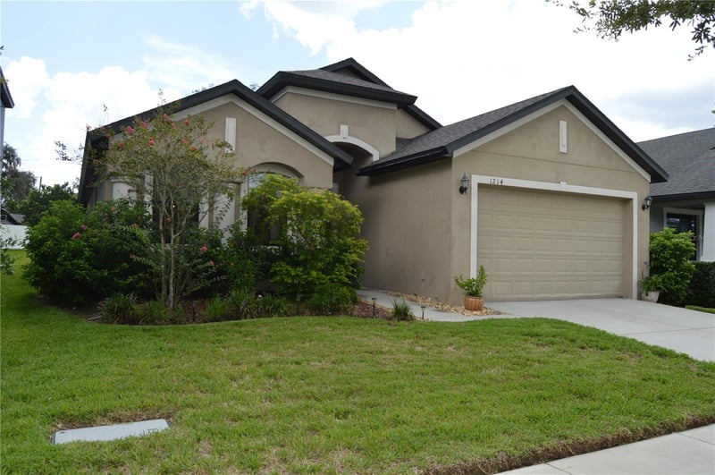 1214 Florablu Dr, Seffner, FL 33584