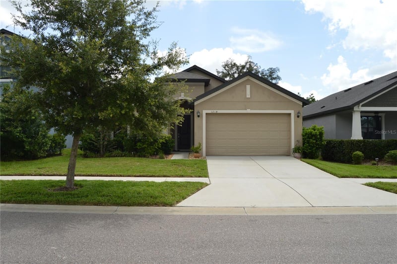 1214 Florablu Dr, Seffner, FL 33584