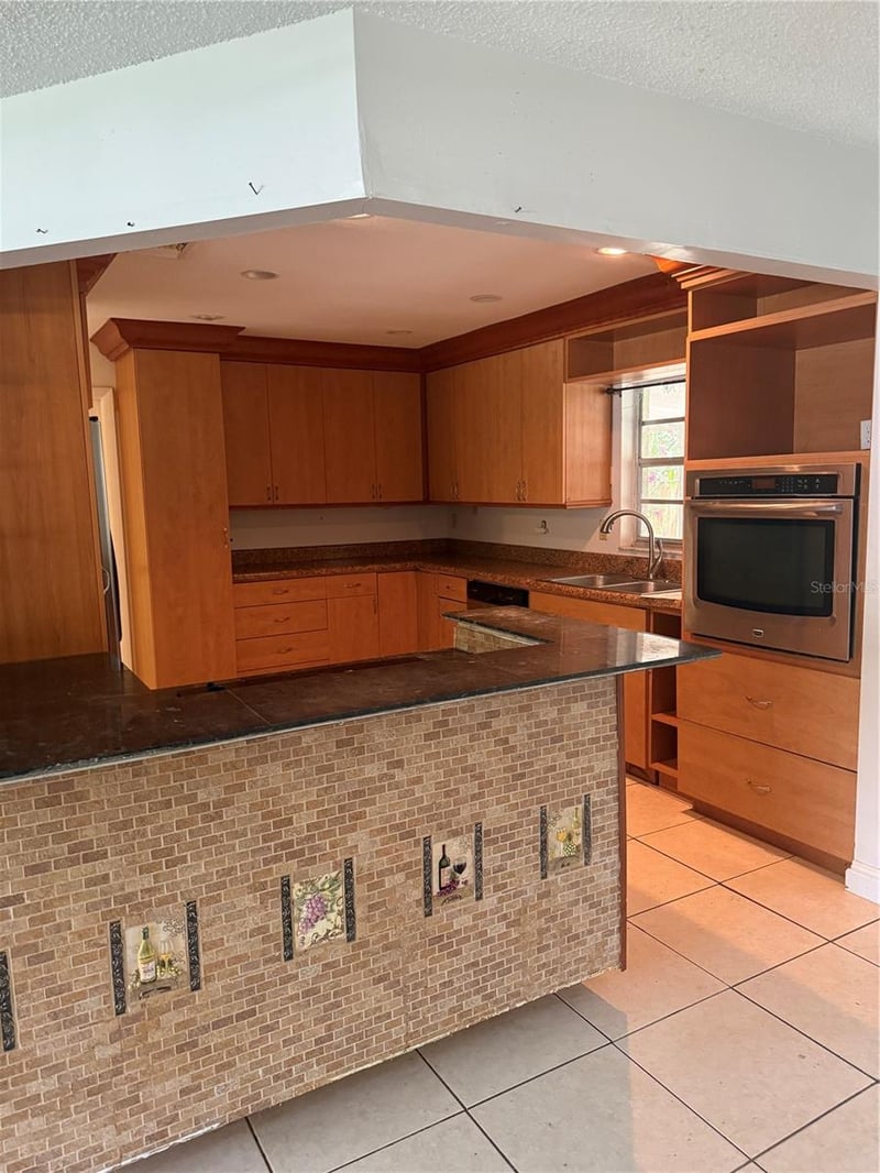 6816 Circlecreek Dr, Pinellas Park, FL 33781