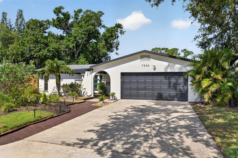 7566 20th St, St Petersburg, FL 33702