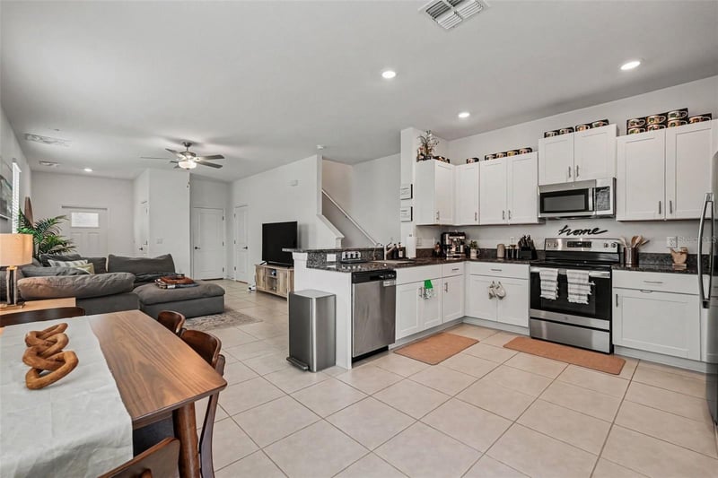 32137 Powderpuff Mimosa Dr, San Antonio, FL 33576
