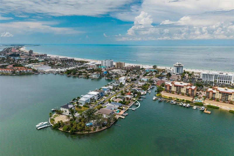 216 Punta Vista Dr, St Pete Beach, FL 33706
