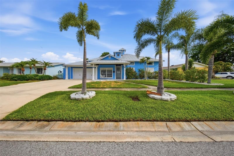 8722 Palisades Dr, Tampa, FL 33615