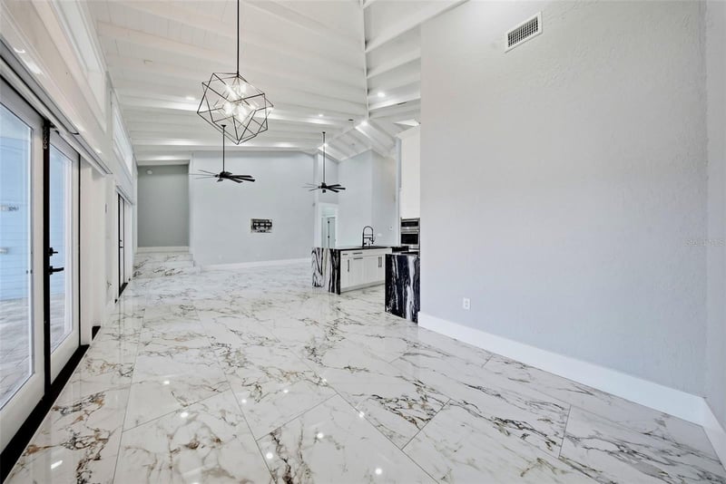 8722 Palisades Dr, Tampa, FL 33615