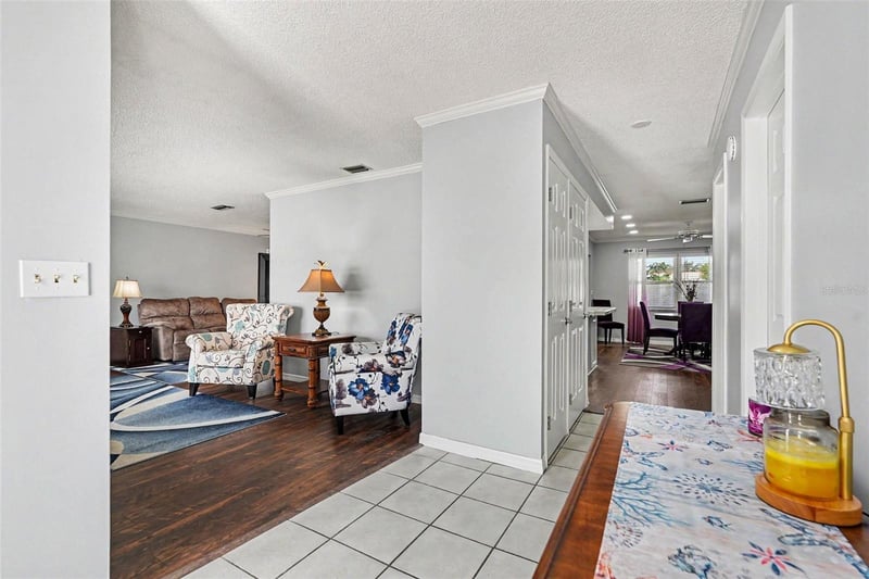 1501 New Bedford Dr, Sun City Center, FL 33573