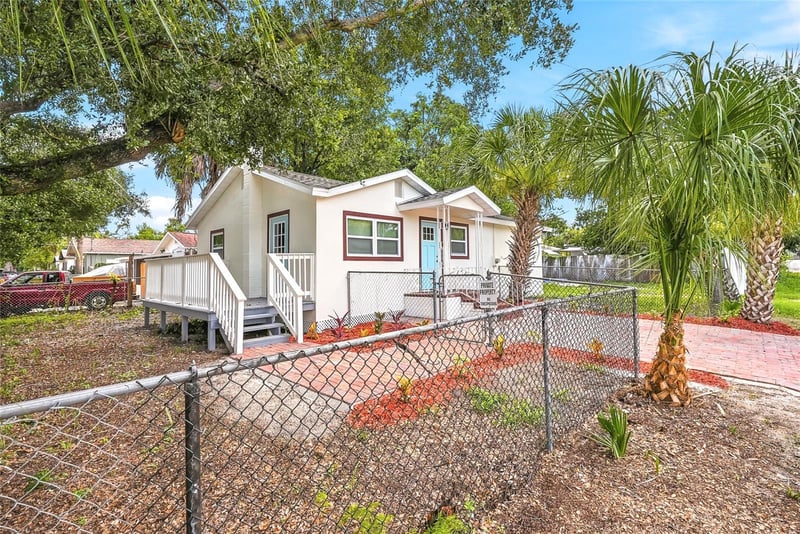 1002 Seward St, Tampa, FL 33604