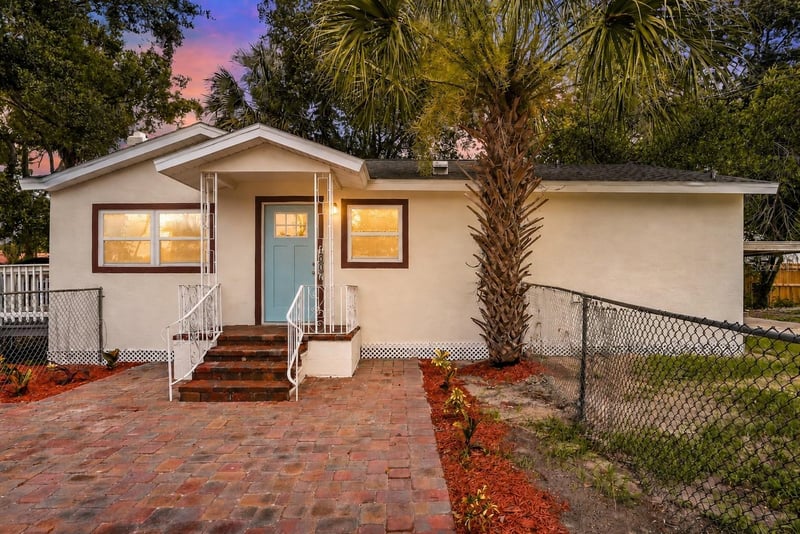 1002 Seward St, Tampa, FL 33604