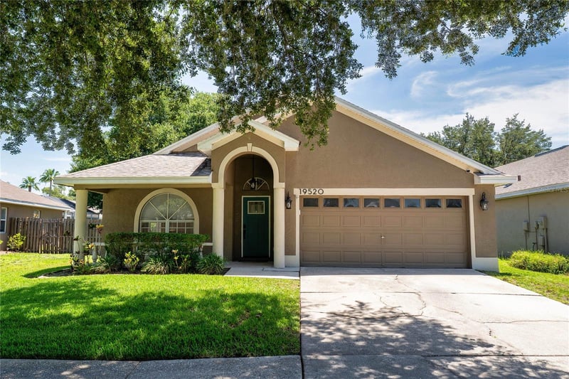 19520 Morden Blush Dr, Lutz, FL 33558