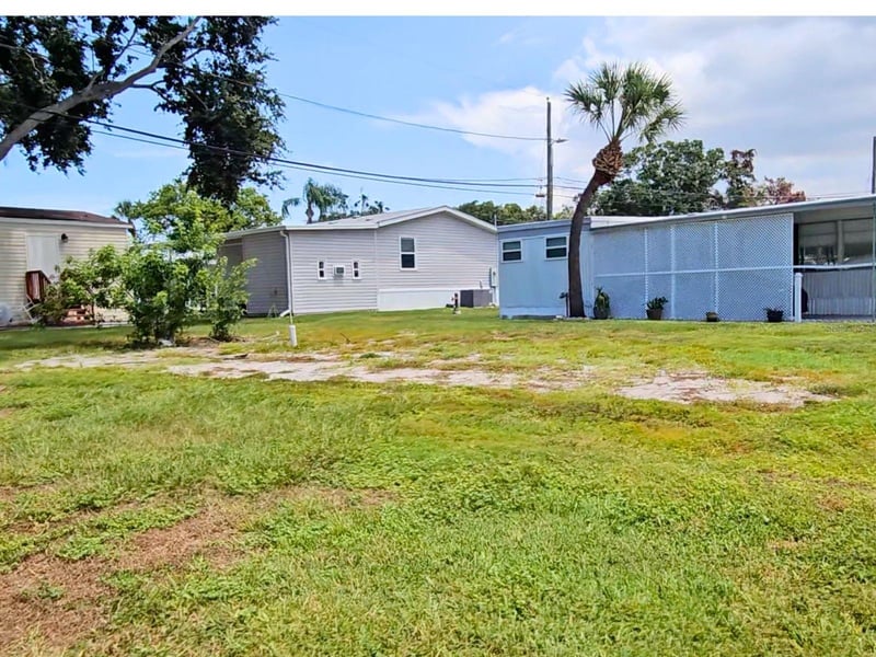 980 7th St #27, Largo, FL 33770