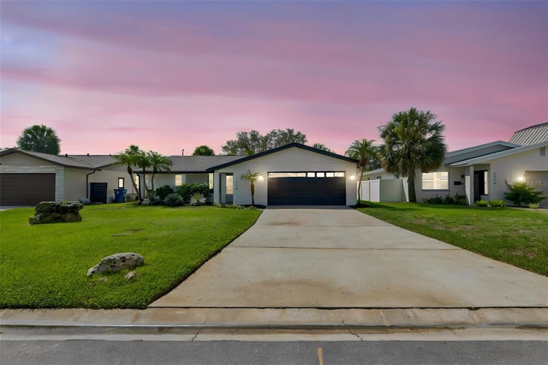 2058 Bayou Grande Blvd, St Petersburg, FL 33703