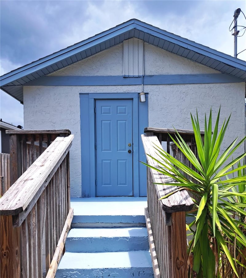 2657 Bayside Dr, St Petersburg, FL 33705