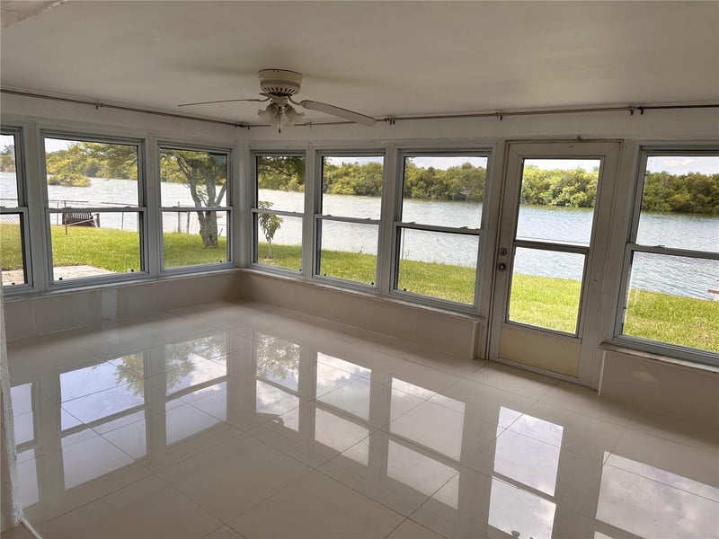3340 Wilson Dr, Holiday, FL 34691