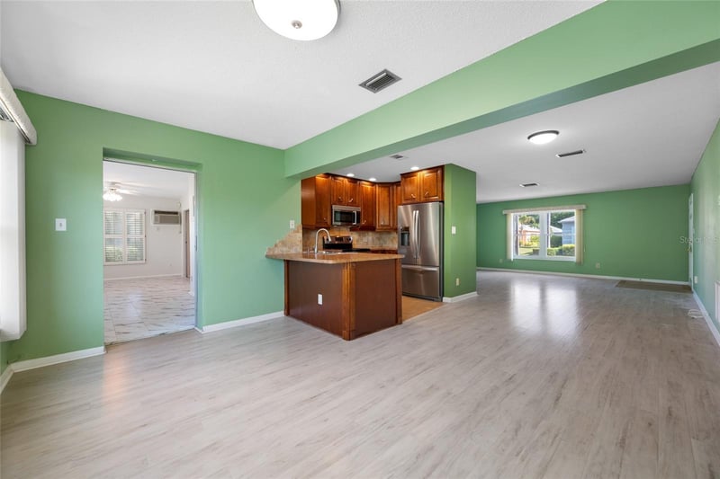 8440 Brentwood Rd, Seminole, FL 33777