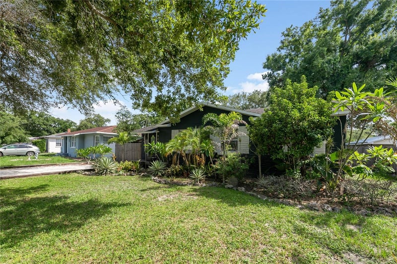 1010 Berry Ave, Tampa, FL 33603