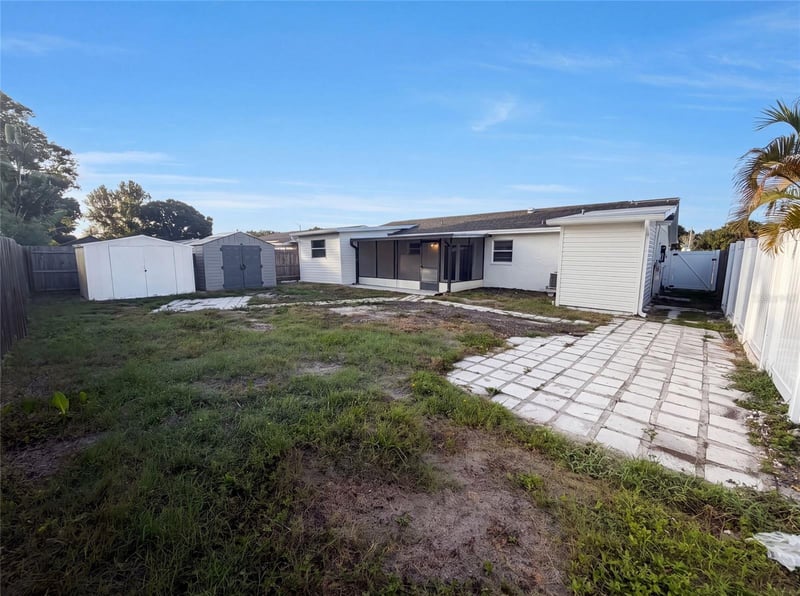 8283 86th Ave, Seminole, FL 33777